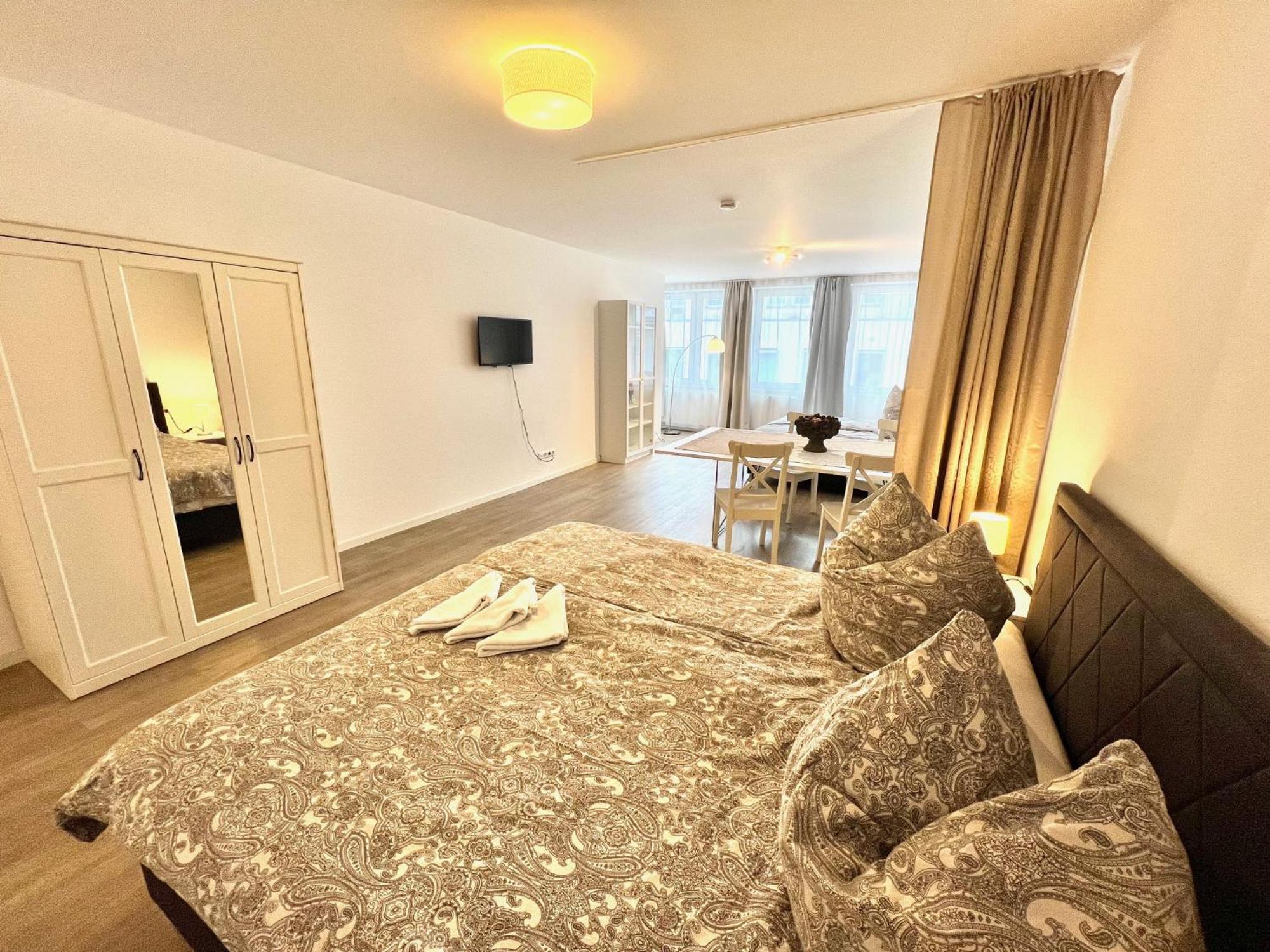 City Appartement Kueche,Bad, Parken Im Zentrum Von Равенсбург Екстериор снимка
